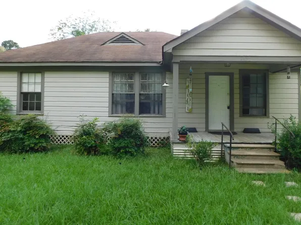 213 3rd Street Pinehill, Springhill, LA 71075
