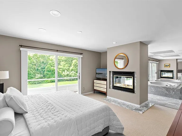 10 Fox Hollow Dr — Photo 14