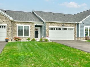 48 Cedarway Cir, Webster, NY 14580