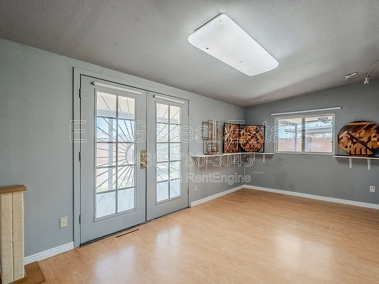 1022 W Apollo Ave — Photo 44