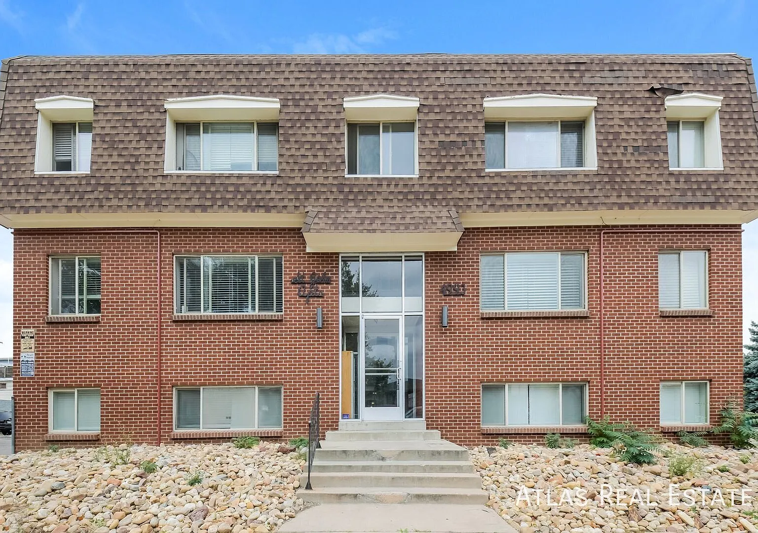 4993 N King St — Photo 1
