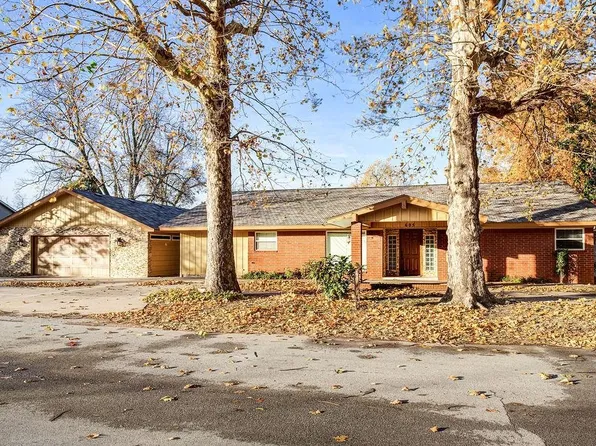 605 W Apache St, Marlow, OK 73055