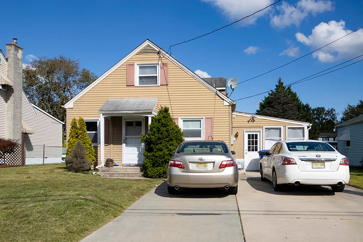 4 bed, 1382 sqft, $2,800 — Photo 2
