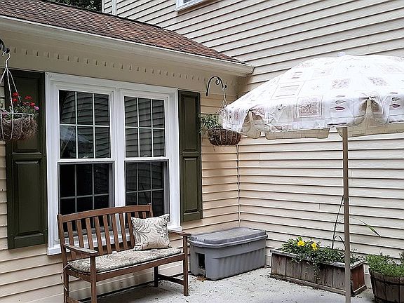 5th image of 8104 Whitting Dr
