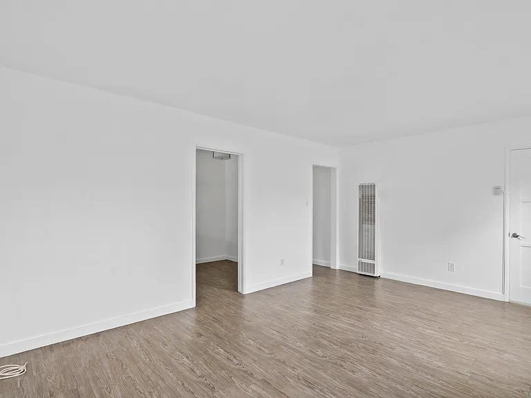 2285 Earl Ave #7 — Photo 3