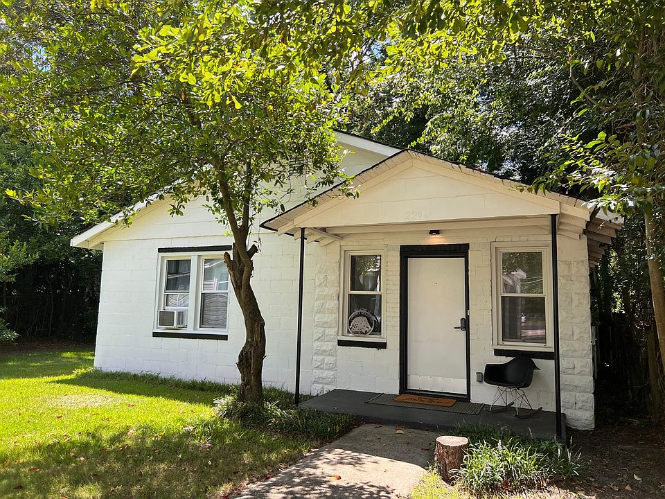 1st image of 229 York St NE #1/2