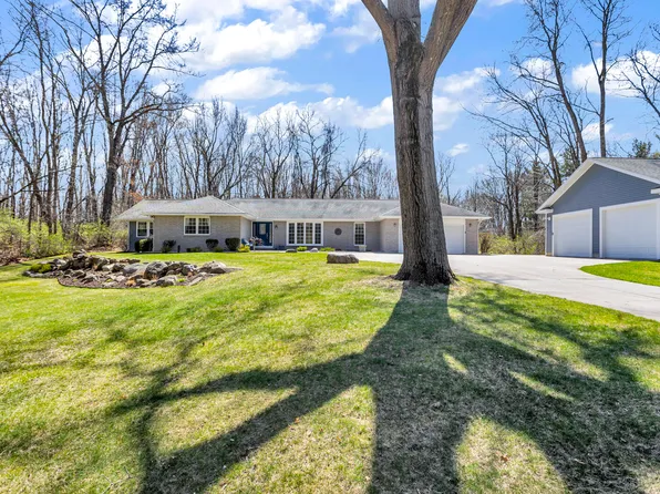 5905 McCain Rd, Jackson, MI 49201