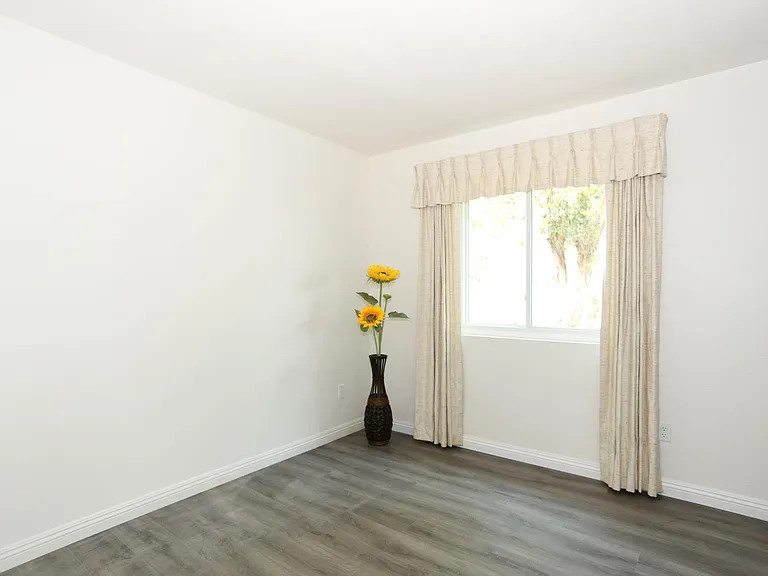 7911 Camino Glorita — Photo 8