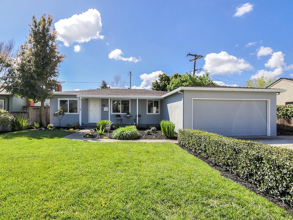 1st image of 2392 Boxwood Dr