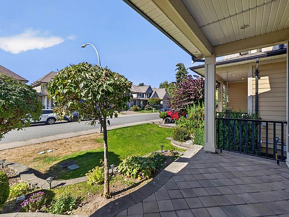 3rd image of 7296 198a St