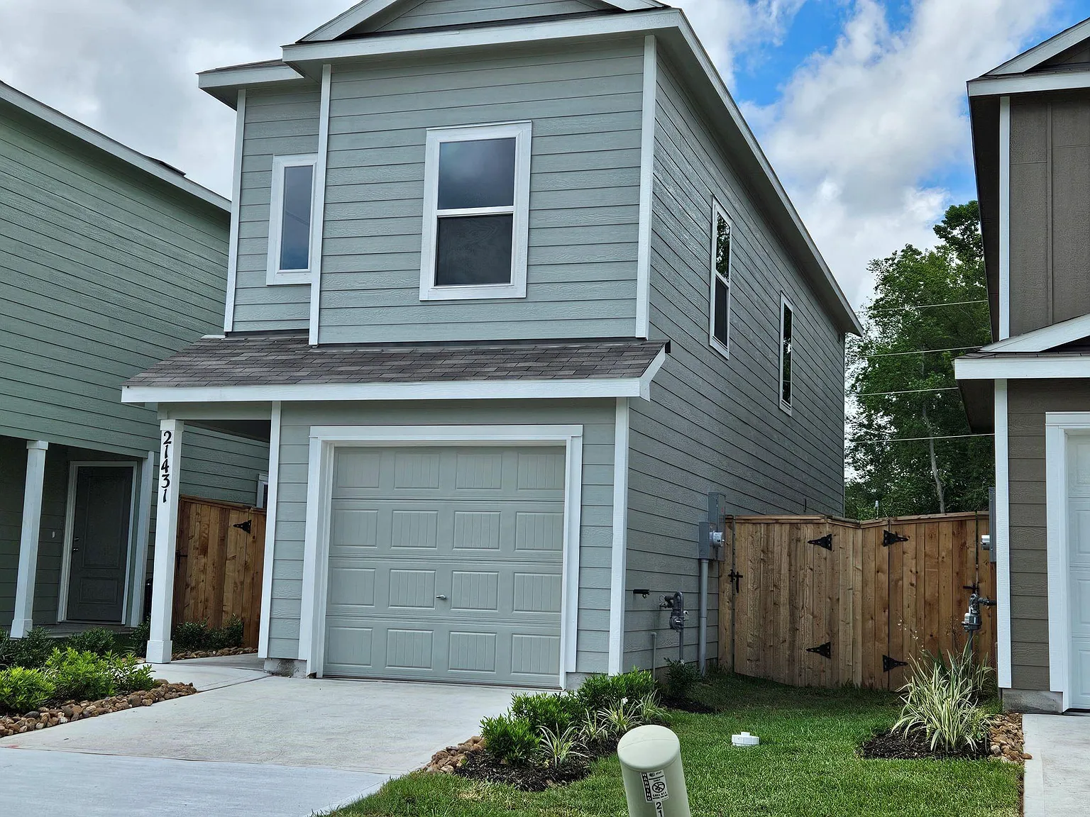 3 bed, 2.5 bath, 1189 sqft, $2,195 — Photo 3