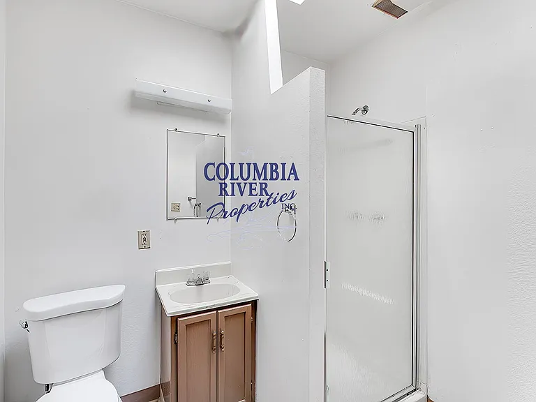 1236 Commerce Ave #C — Photo 6