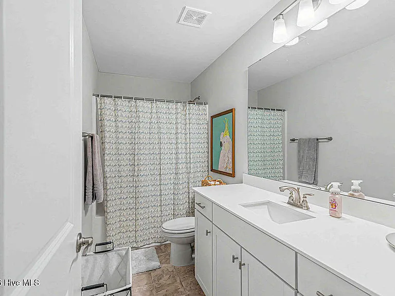 702 Greenwich Pl — Photo 32