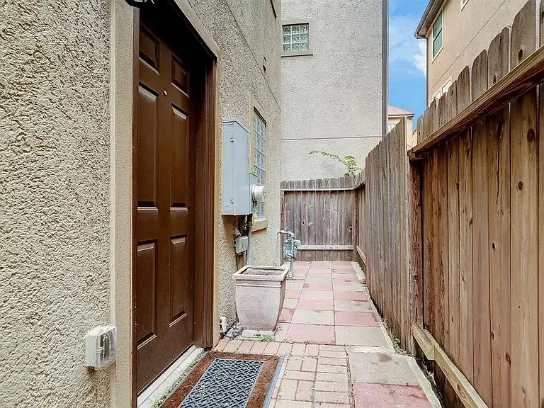 5505 Zoemark Ln — Photo 20