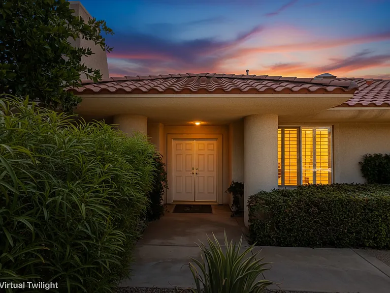 240 W Kavenish Dr — Photo 1