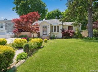 189 N Arizona Rd, West Babylon, NY 11704