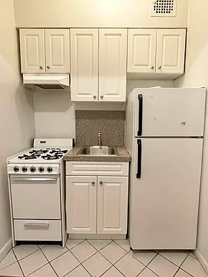 Rented by Cayenne Realty Group | media 6