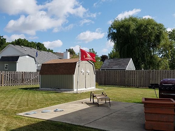 3rd image of 1930 Eastman Ln