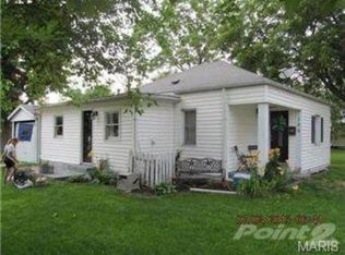 106 N 11th St, Bowling Green, MO