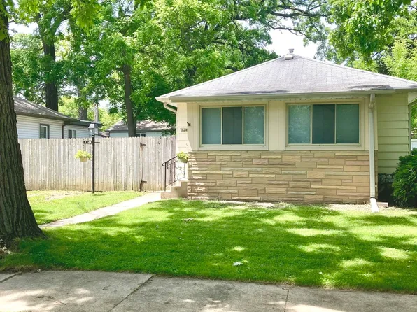 1344 Walnut St, Waukegan, IL 60085