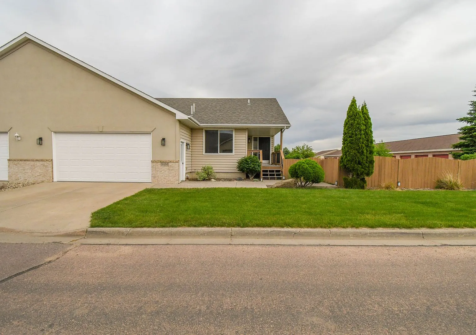 South Sioux Falls 3BR Twin Home | Main Floor Living & Finished Lower Level! — Photo 1