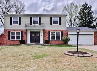 4917 Paris Dr, Godfrey, IL