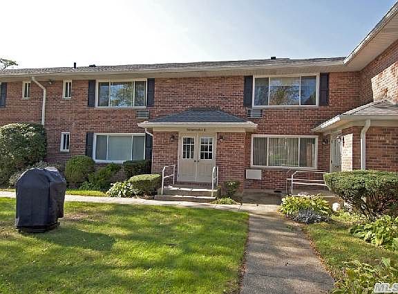 2nd image of 122 Edmunton Dr