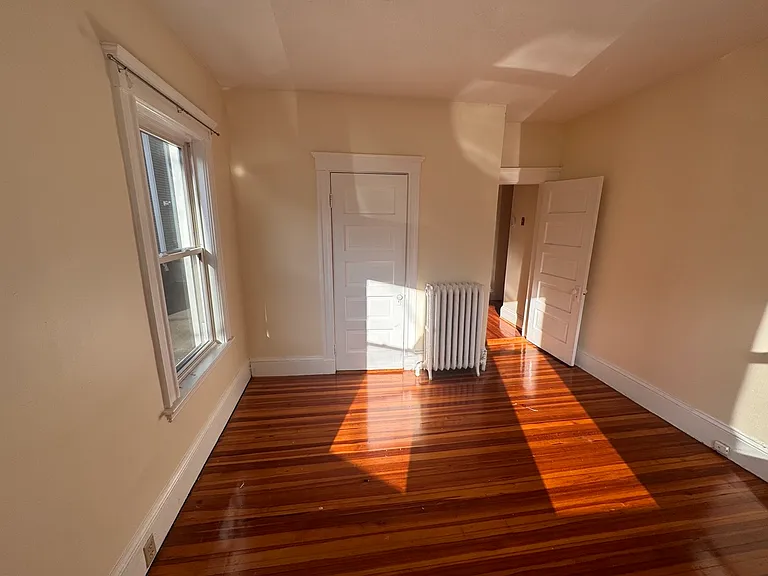 44 Wilson Ave — Photo 5
