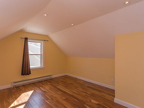 5th image of 44 Aberdeen Ave