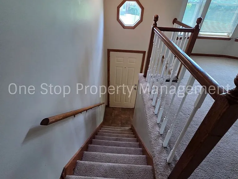 7902 NW 79th Pl — Photo 3