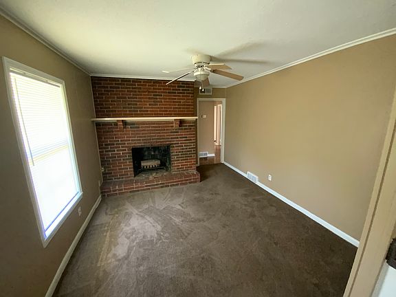 3rd image of 3589 W Big Bend Dr