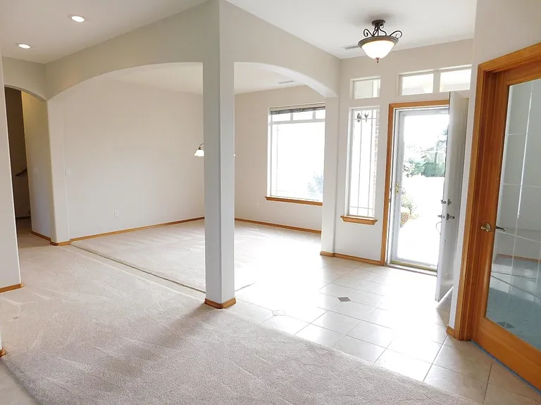 2758 Rue Ct — Photo 12