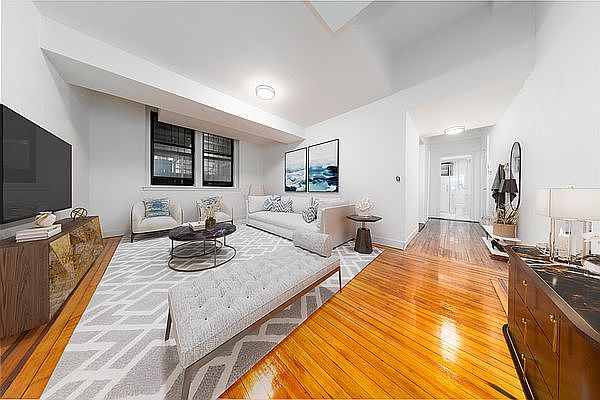 1st image of 244 W 72nd St #B