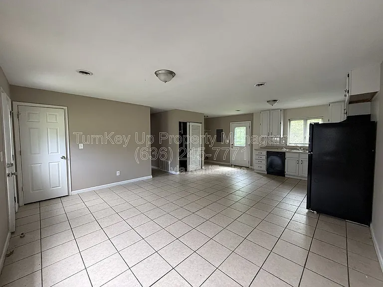1202 Laredo Ave — Photo 6