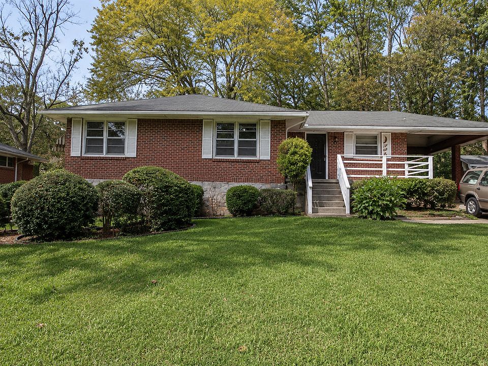 1st image of 400 Carey Dr SE