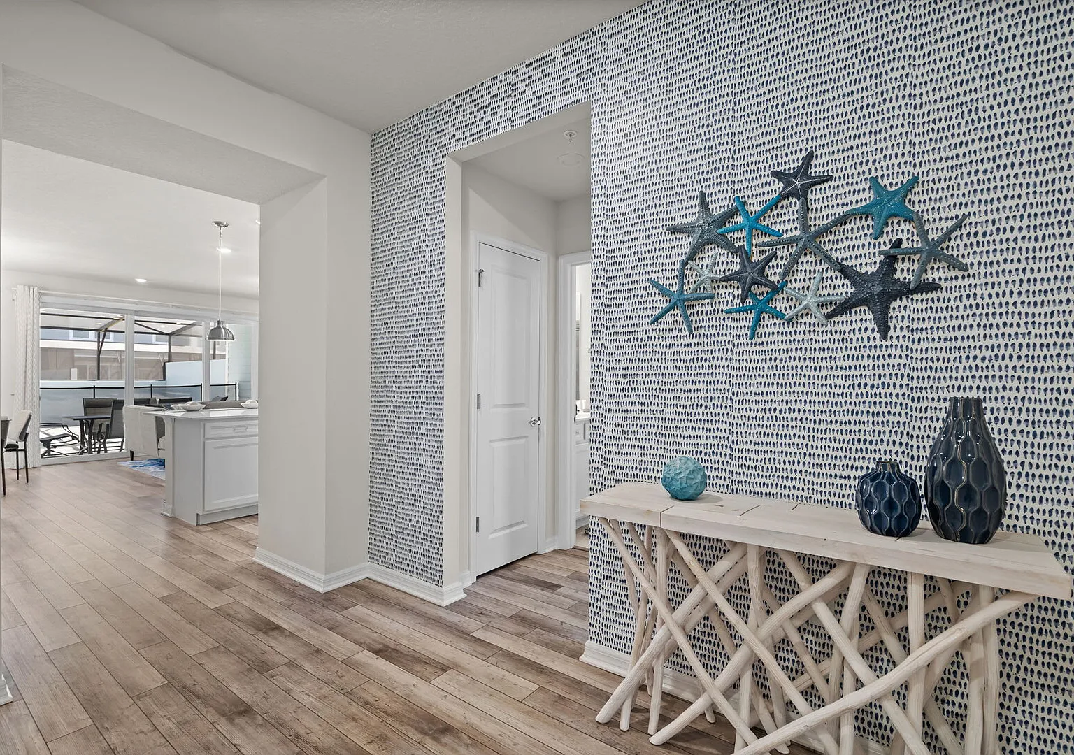 Cozy 5BR Home with Pool & Fun Themed Rooms — Photo 4