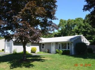 16 Pine Tree Dr, Middleboro, MA 02346