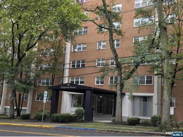 39 E 39th St #`m1, Paterson, NJ 07514