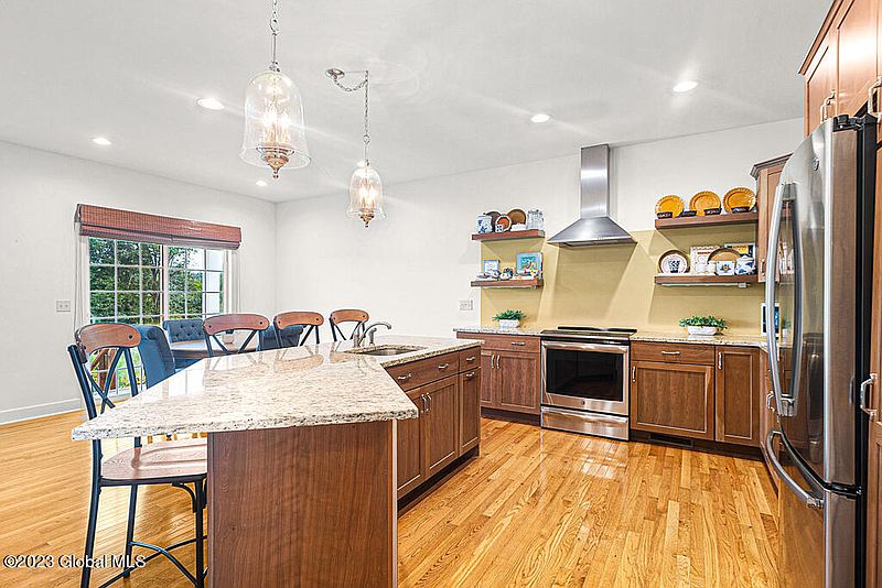 5th image of 88 Honeysuckle Way