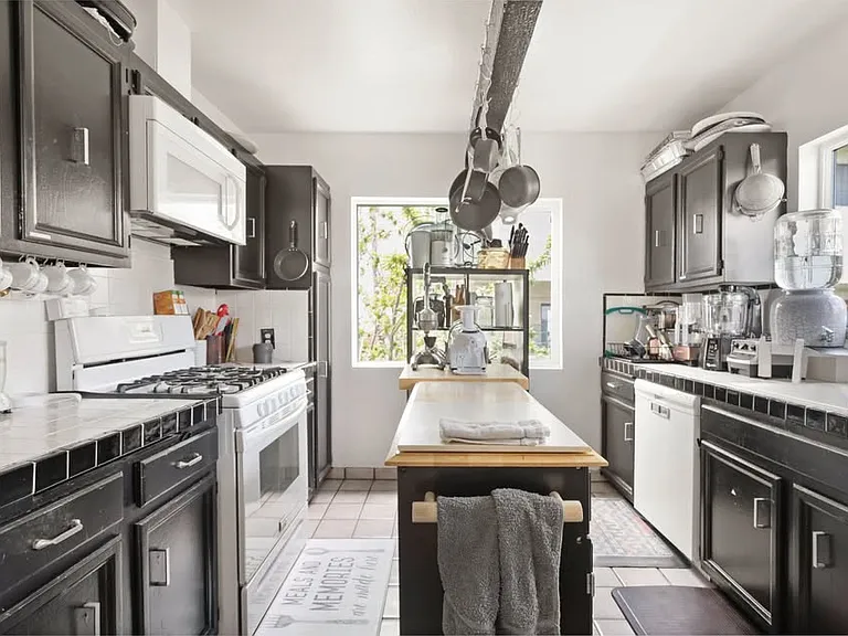 9061 Crescent Dr — Photo 7