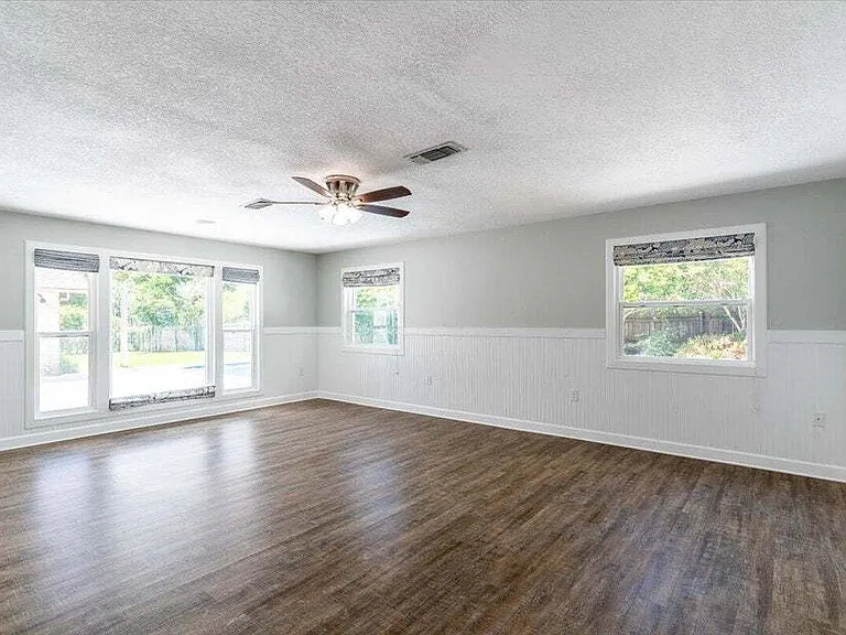 8 Stafford Cir — Photo 31
