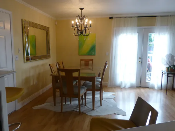 9894 Meteor Dr, Sacramento, CA 95827