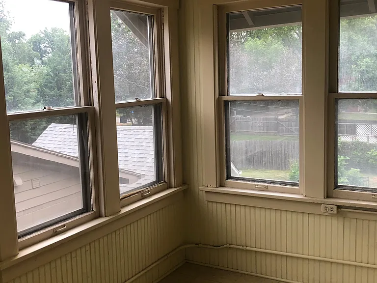 Sun room upstairs