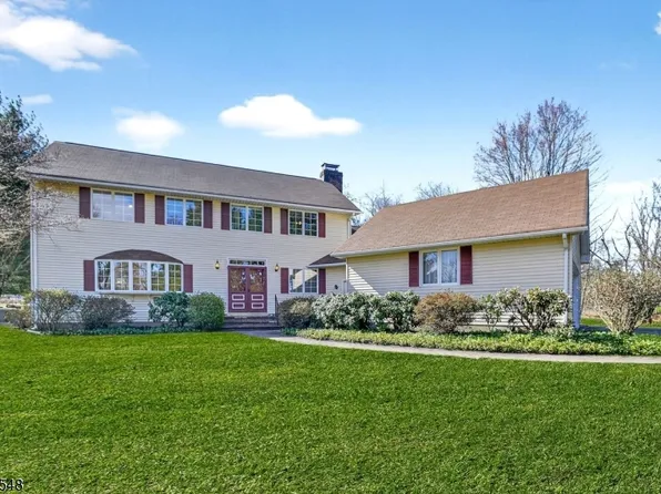 77 Meadow Run Dr, Montgomery Twp., NJ 08558