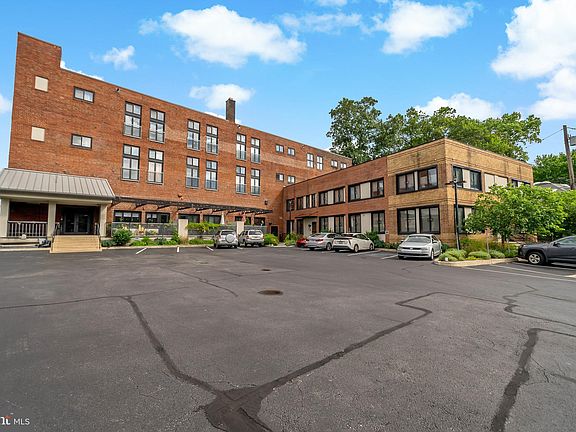 3rd image of 2024 Upland Way APT 203