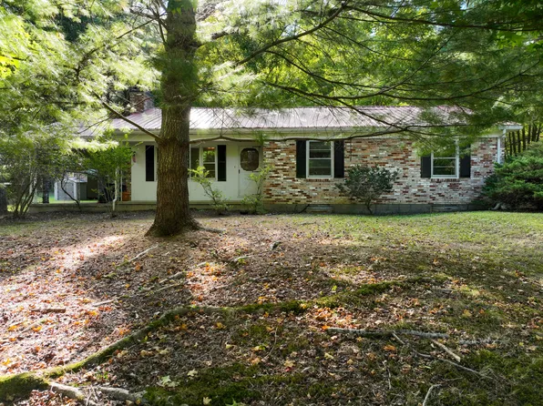 291 Dickson Rd, Caldwell, WV 24925