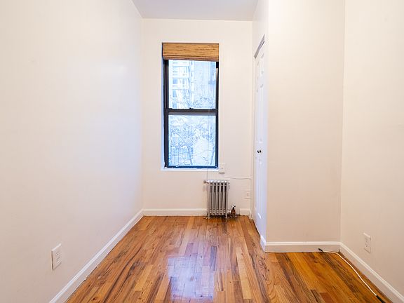 4th image of 453 W 36th St #12