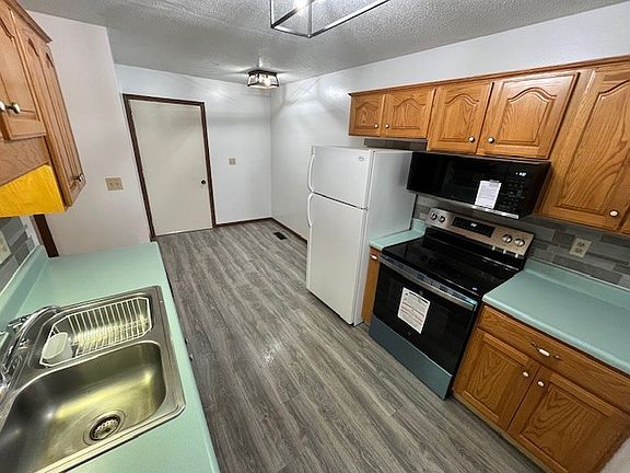 4th image of 13 Cedar Cir
