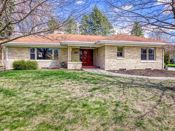 1706 S Carver Ln, Appleton, WI 54914
