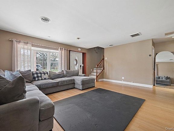 4th image of 25 Hollis Street